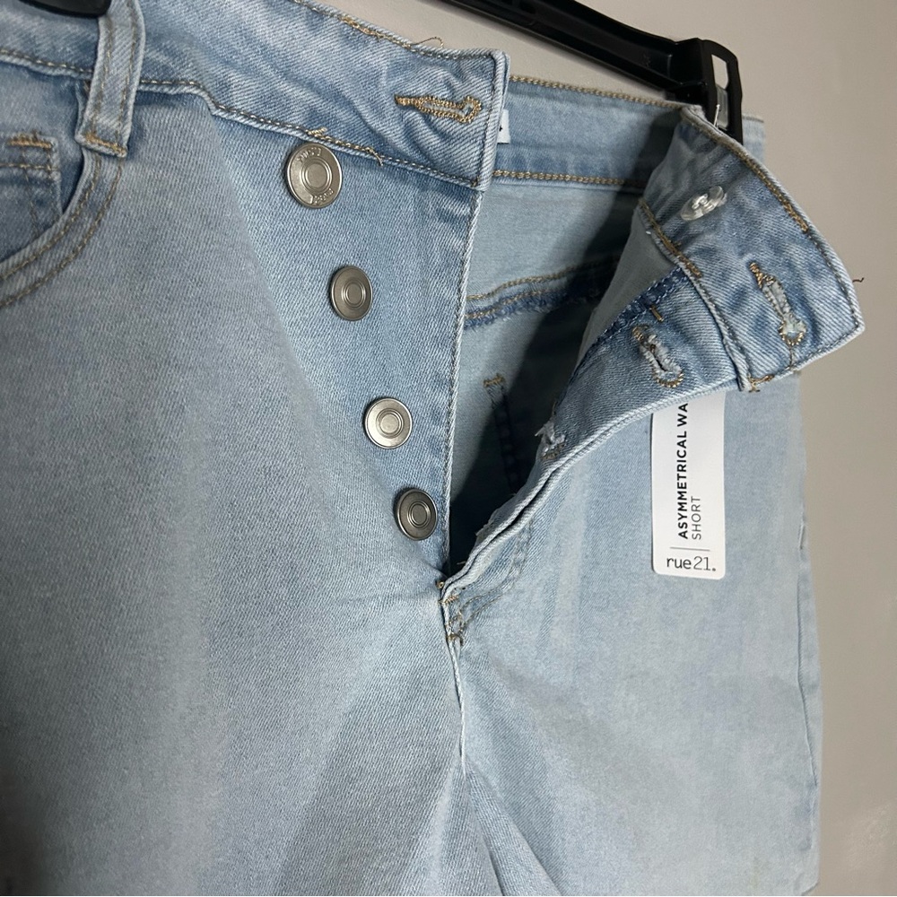 Rue21 Blue Jean Shorts Light Wash Summer Style - Picture 3 of 8